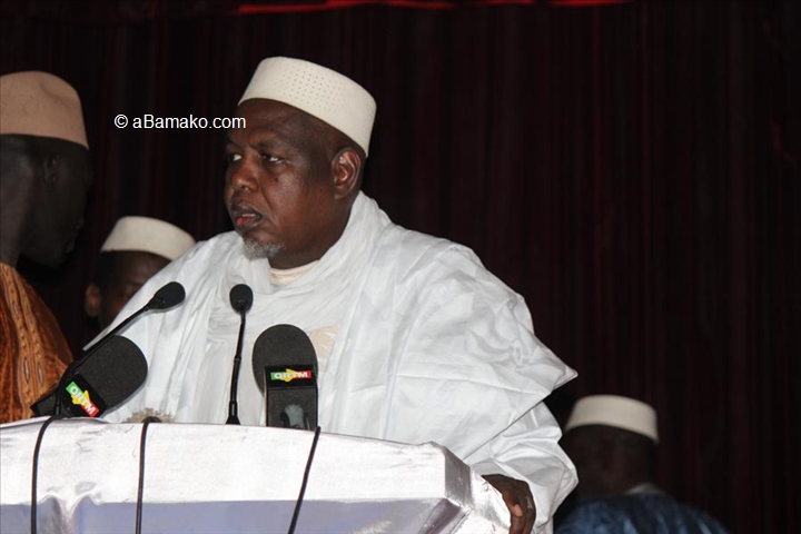 Mali – Un influent imam malien lance son mouvement et fait un pas de plus en politique